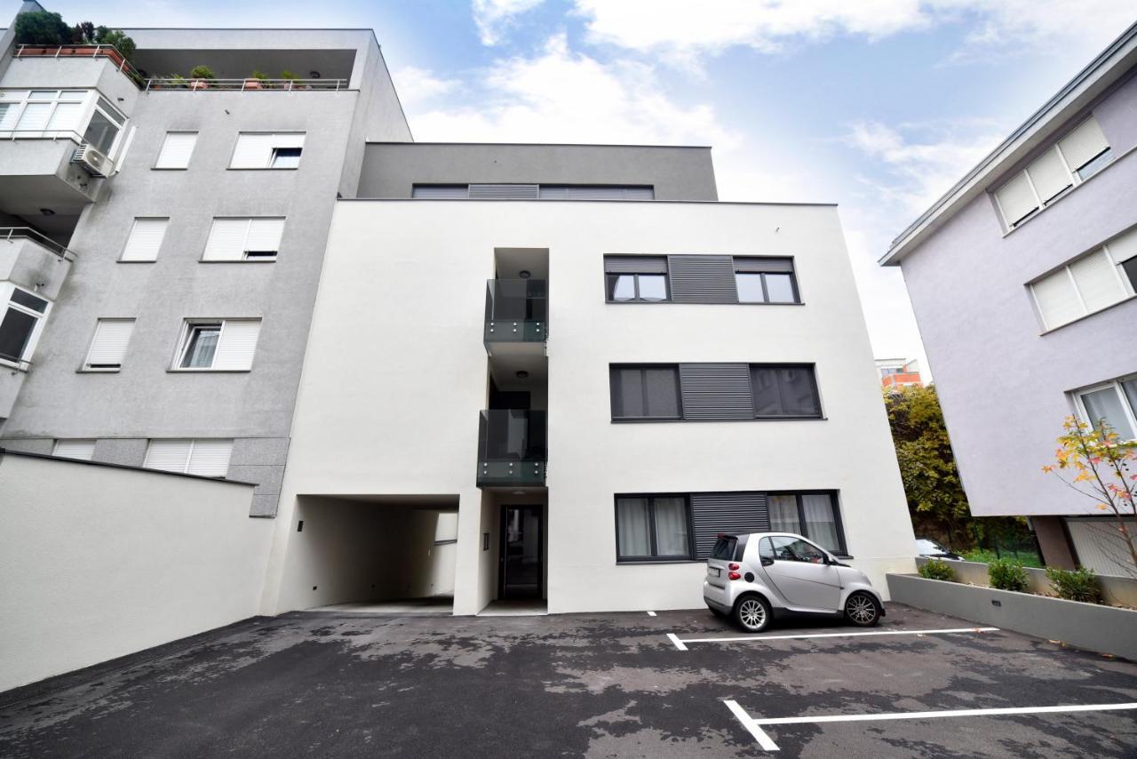 Ophelia Apartment With Parking Zagreb Luaran gambar