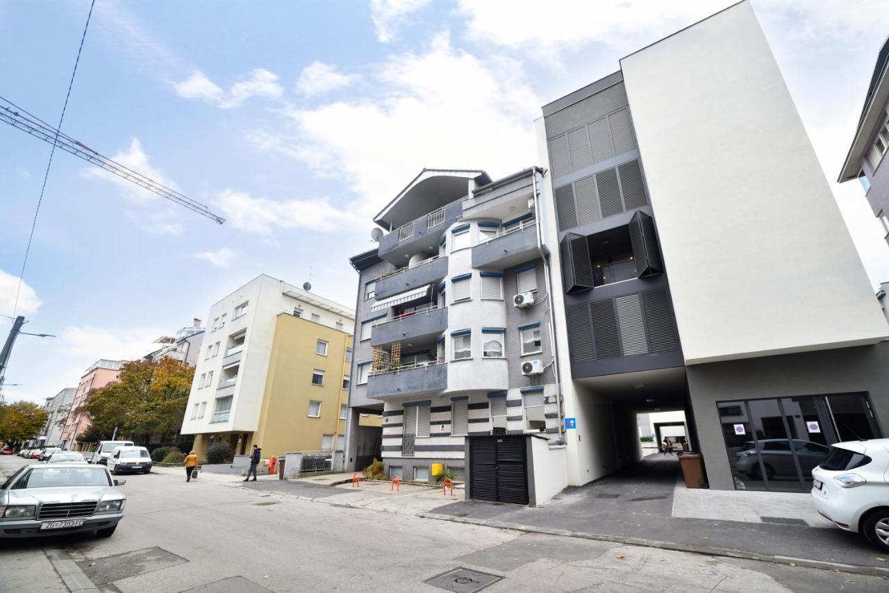 Ophelia Apartment With Parking Zagreb Luaran gambar